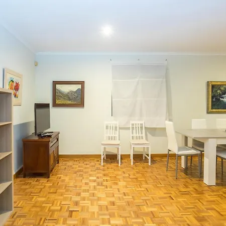 בית נופש 2br Penthouse With Terrace And Views